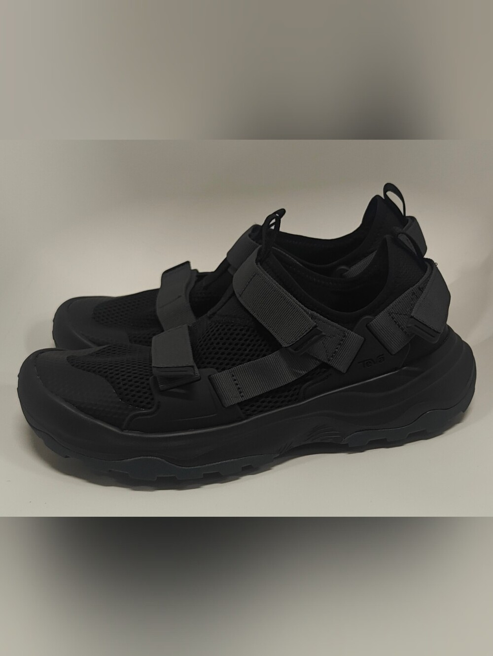 Teva Outflow Universal Water Shoes Black Mesh Hook & Loop Men’s US 12 EU 45.5